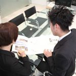 【男性向け】社内恋愛のアプローチのコツを徹底解説!職場の片思いを両想いへ進めるには?