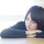 好きな人と一緒にいるときは、何もないのに気まずいと感じることが多い。その理由と対処とは?