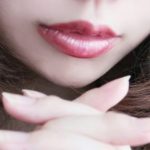 初対面の男性の視線は女性の「唇」を見つめる~印象を良くしたいなら「唇の魅力アップ」が一番大事?英大学の研究結果とは